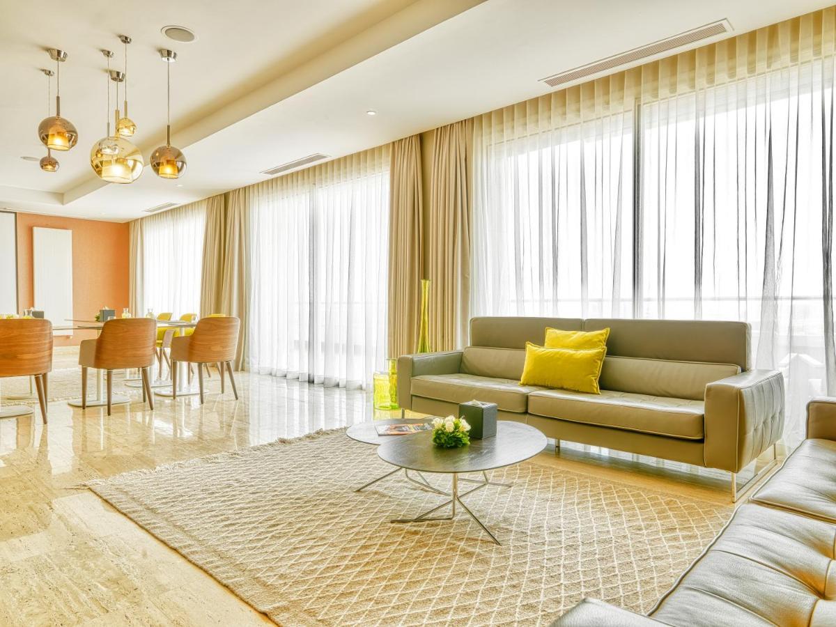 Adam Hotel Suites Tunisi Esterno foto
