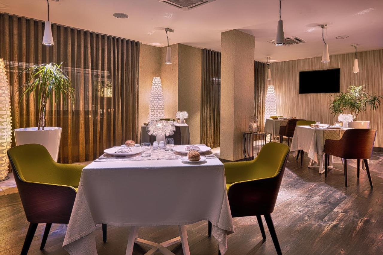 Adam Hotel Suites Tunisi Esterno foto
