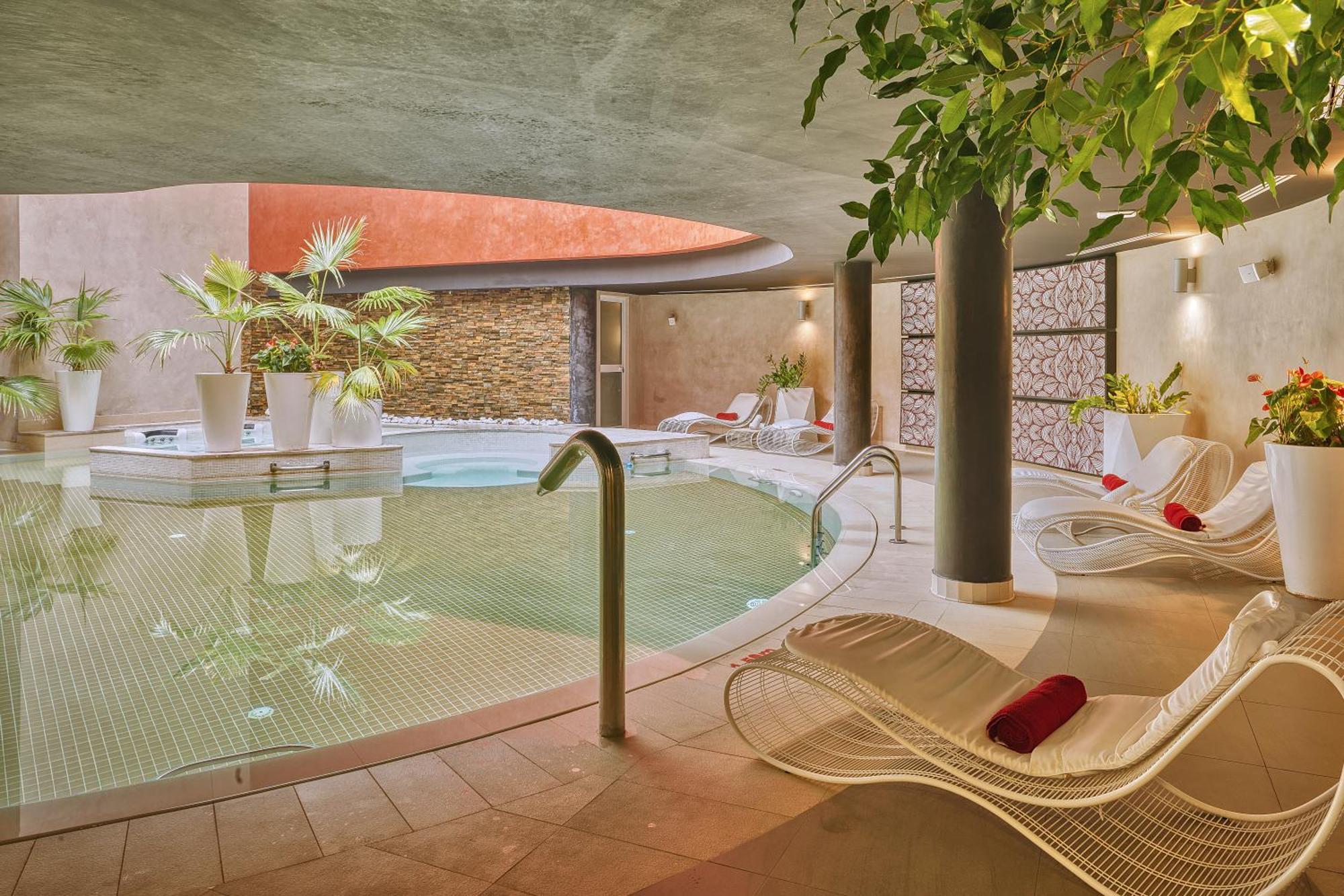 Adam Hotel Suites Tunisi Esterno foto